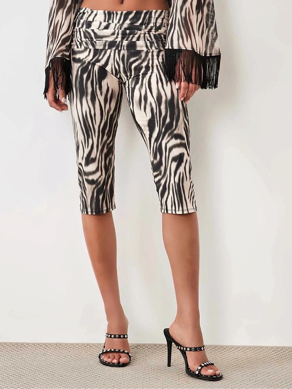 ASOS DESIGN Zebra Print Bodycon Capri Pants Size 4